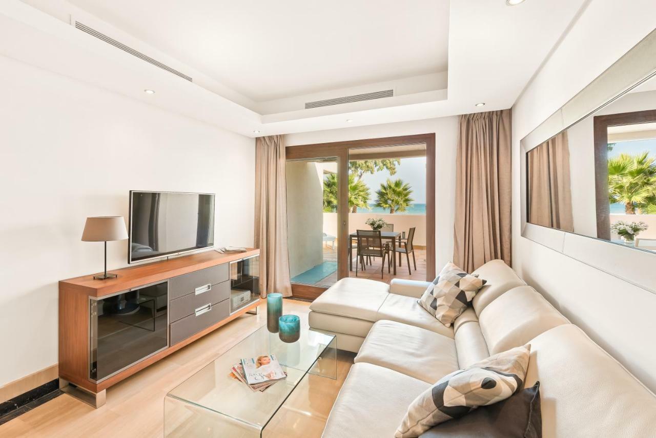 Bahia De La Plata Luxury Apartments Estepona Exterior photo